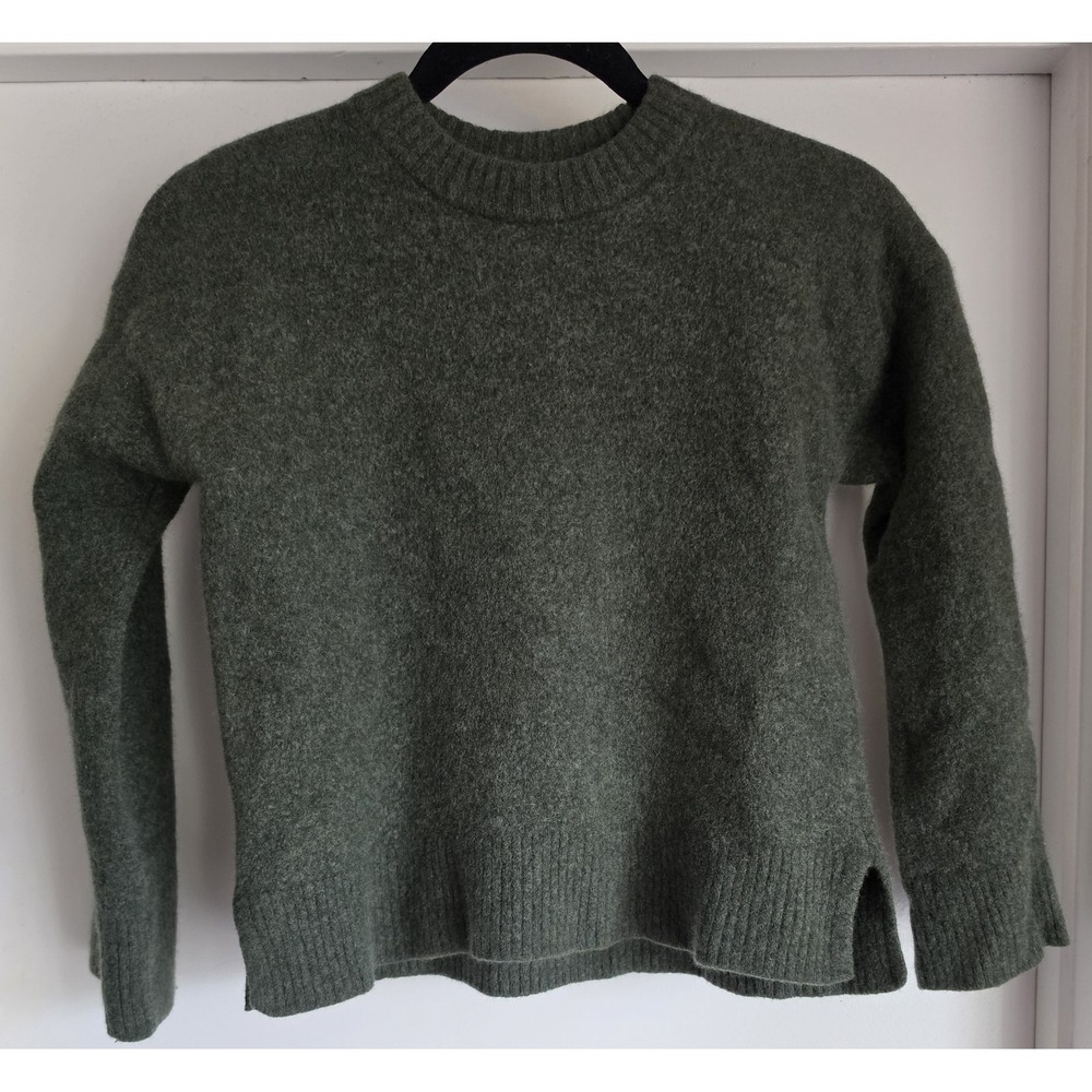 Reformation Sweater XS Green 100% Wool Crew Neck Long Sleeve Pullover Top
